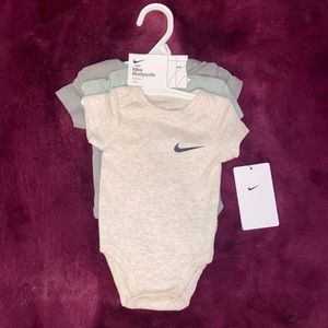 Nike 3 month baby boy, 3 piece body suit/ onesies, neutral colors, short sleeve